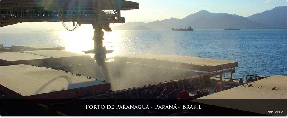 Carga no porto de Paranaguá